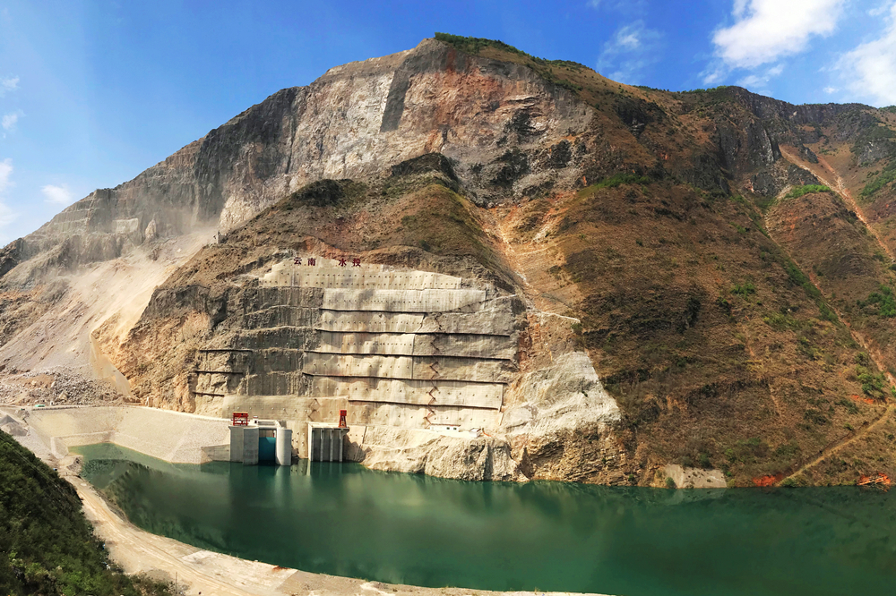 1611745801197257.jpg 牛栏江红石岩堰塞湖整治工程新貌-右岸高边坡.jpg